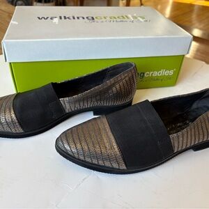 Walking Cradles Bandeau Size 7 Gold Snake Print Flats‎ w/box like new $125